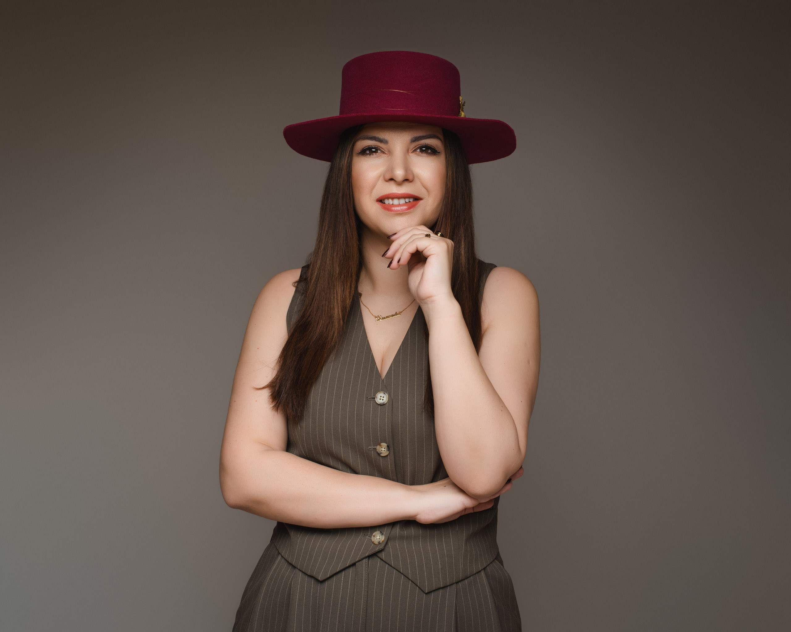 Arta de a te vedea pe tine înseamnă să ai curajul să te privești în oglindă și să spui: asta sunt eu astăzi. Nu sunt perfectă, nu sunt așa cum mi-aș dori să ajung, dar sunt cea mai bună versiune a mea de astăzi.